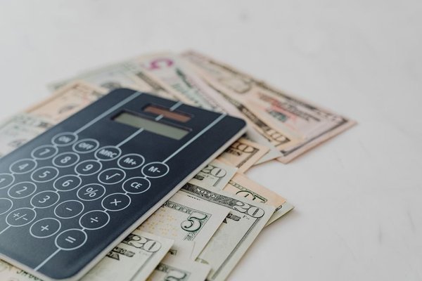 how does debt-to-income ratio affect loan approval